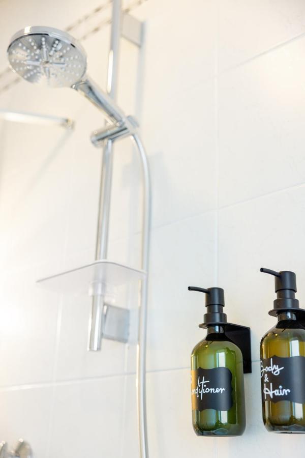 E&K Living - Design Apartment - 2 Bedrooms - Kitchen - Free Parking Augsburgo Exterior foto